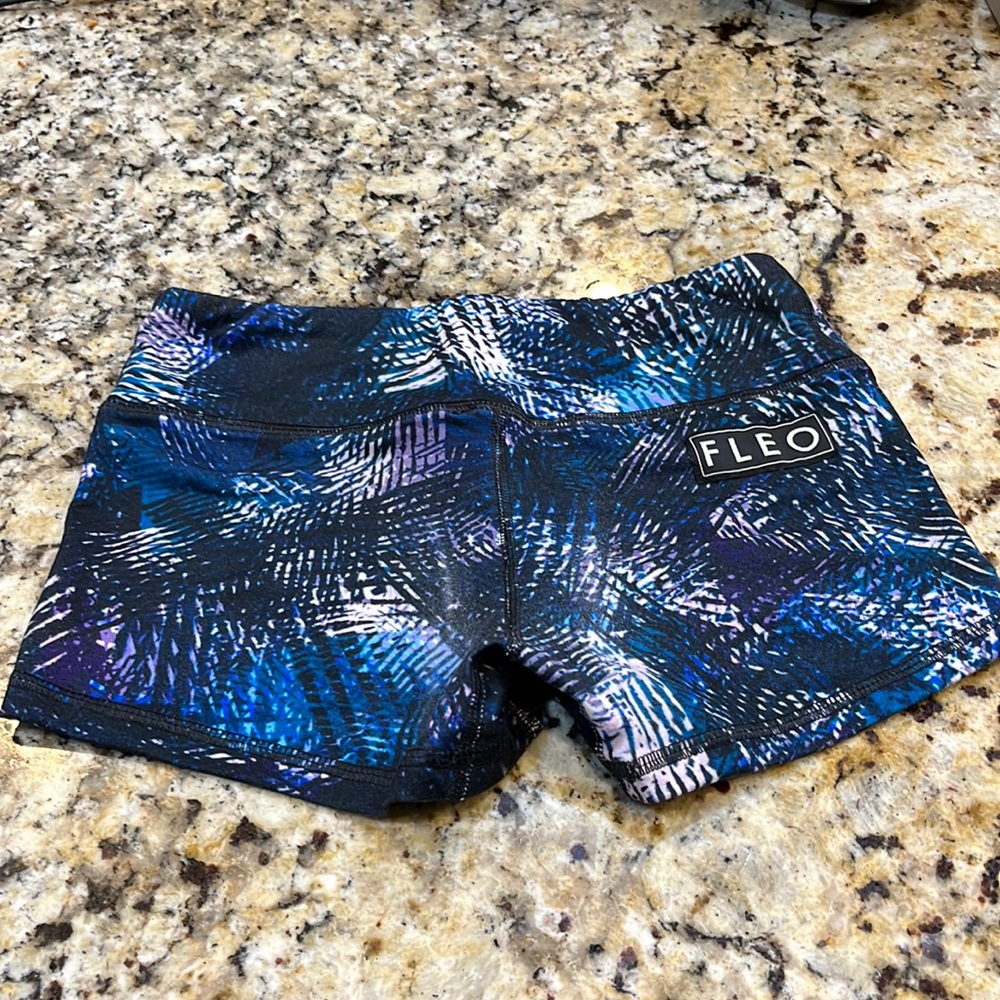 Fleo XS Booty shorts